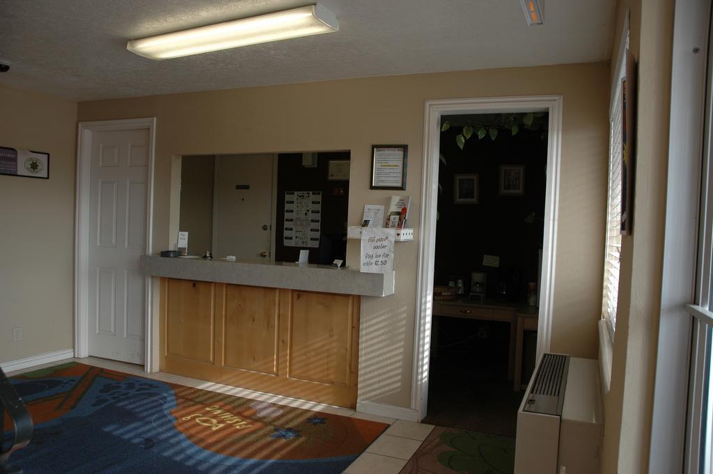 Budget Motel Delta Exterior photo