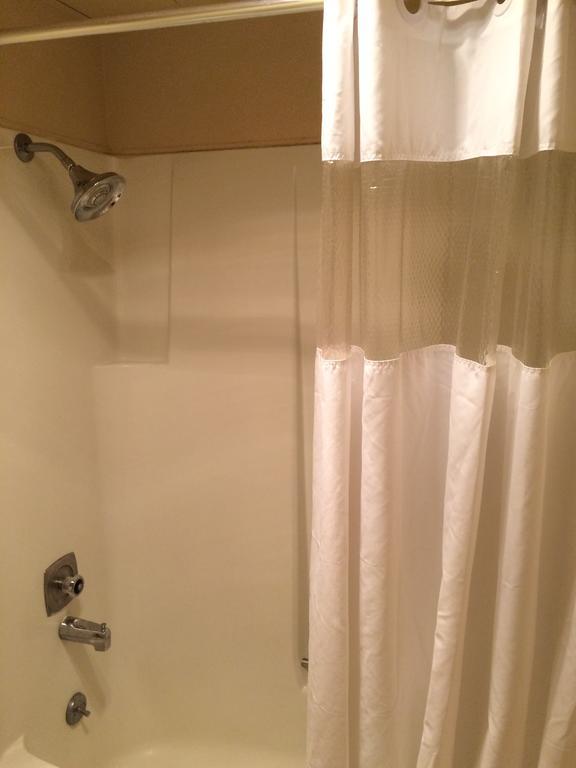 Budget Motel Delta Room photo